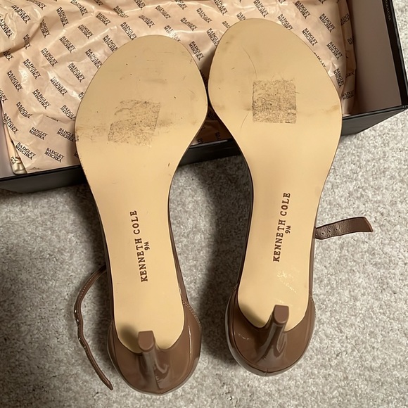 Kenneth Cole cream color heels - Picture 2 of 5